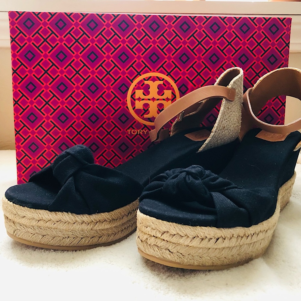 Tory Burch Knotted Bow Wedge Sandal Black Size 8